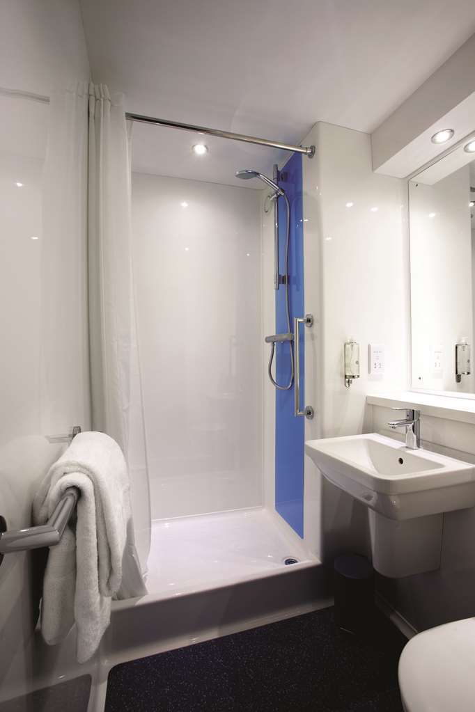 Travelodge Colwyn Bay Old Colwyn Phòng bức ảnh